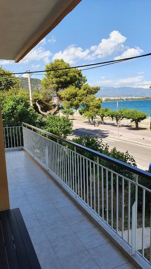 Nafpaktos Beach House Sea View Apartment First Floor Экстерьер фото