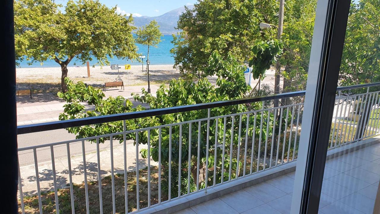 Nafpaktos Beach House Sea View Apartment First Floor Экстерьер фото