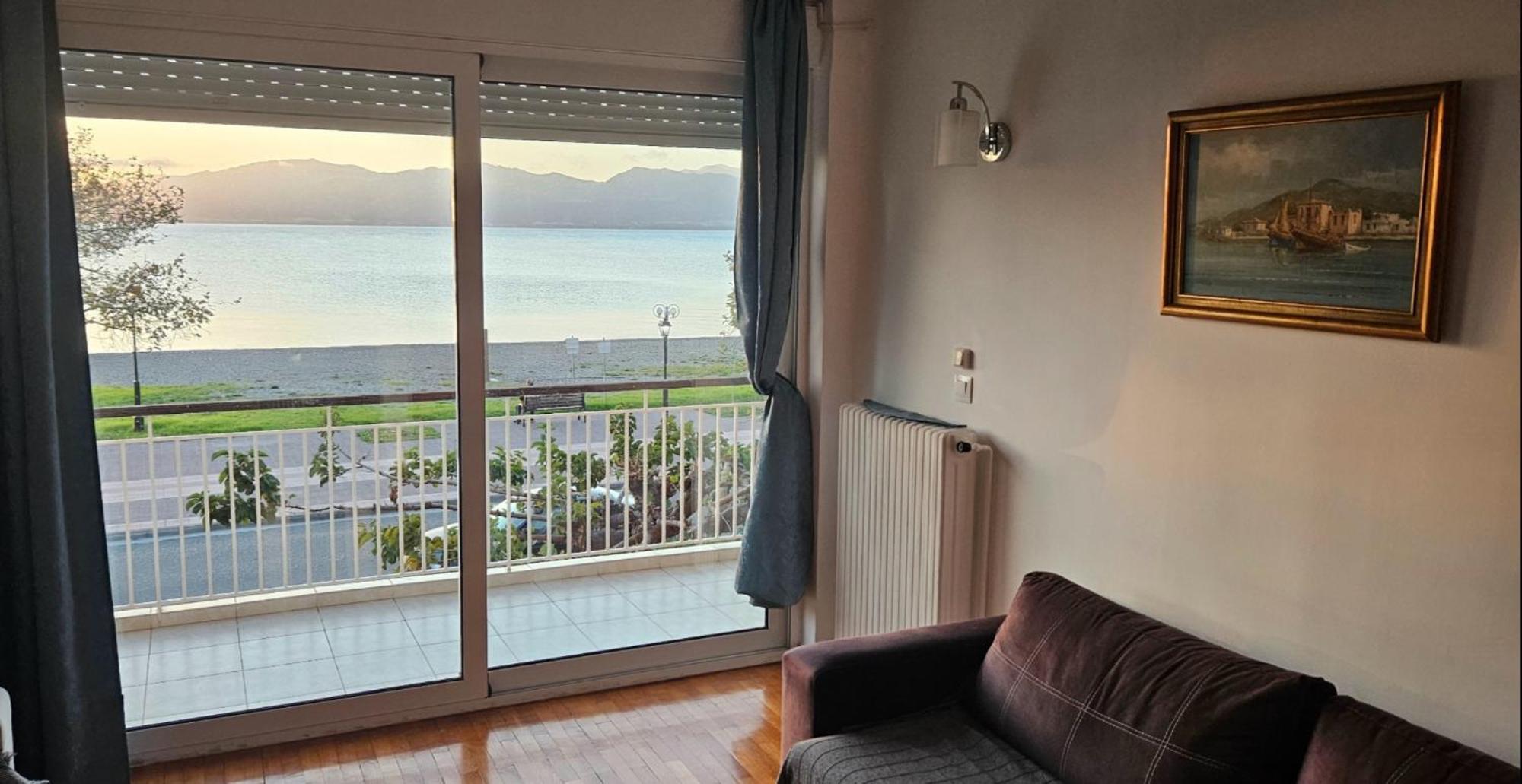Nafpaktos Beach House Sea View Apartment First Floor Экстерьер фото