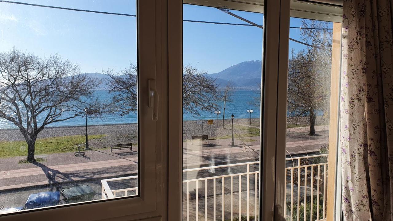 Nafpaktos Beach House Sea View Apartment First Floor Экстерьер фото